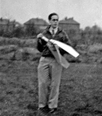 Harry Turner of Manchester Interplanetary Society with rocket (2)